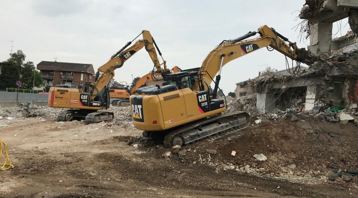 Demolizione edificio residenziale  a Rho