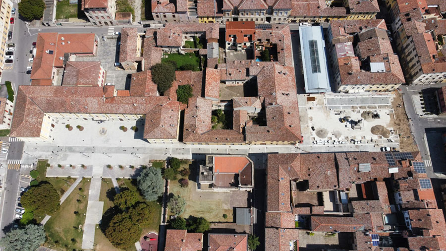 inquadratura aerea di piazza garibaldi e lavori in corso
